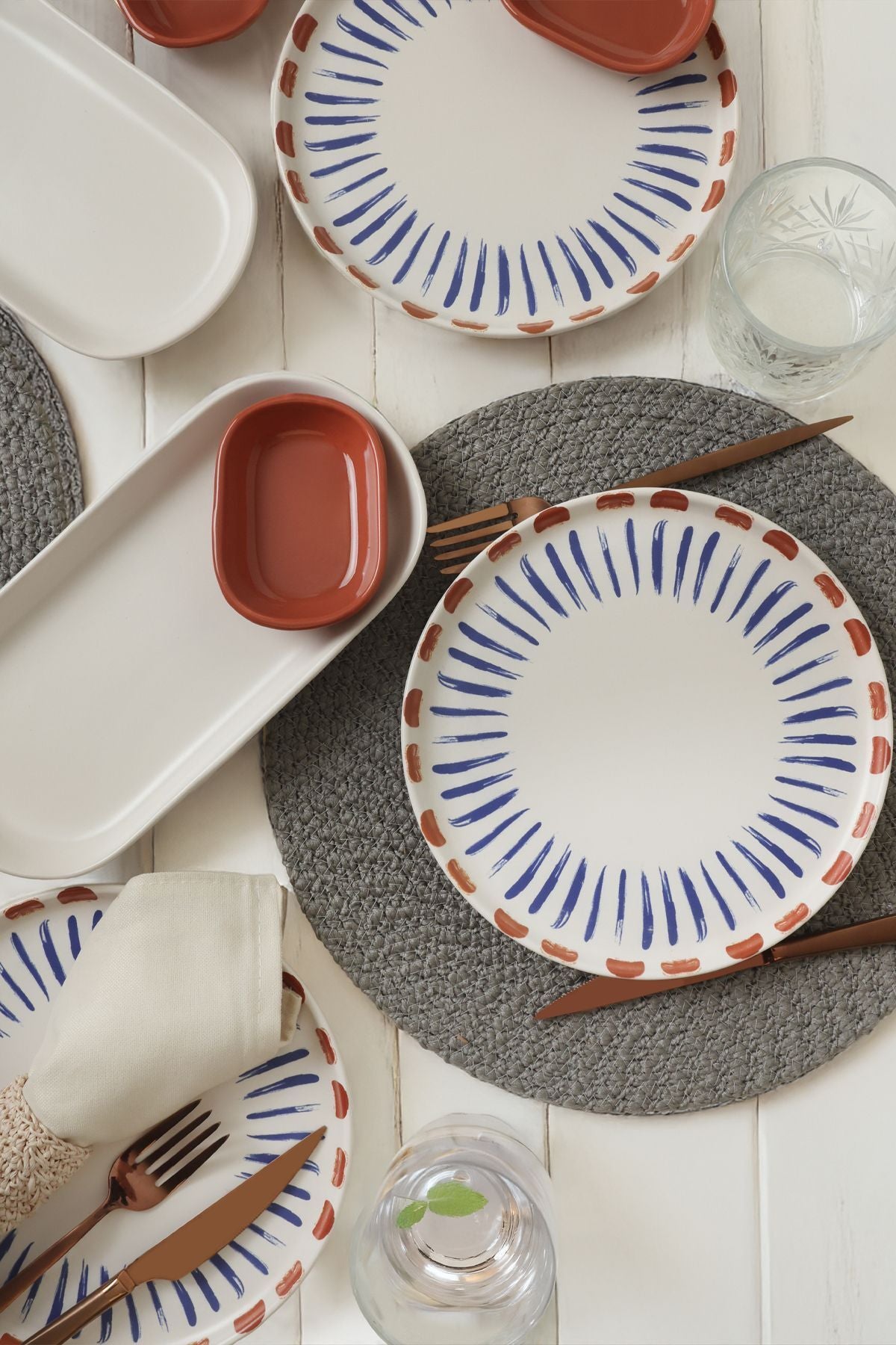 Red Line Breakfast Set, 10 Pieces, for 4 People
