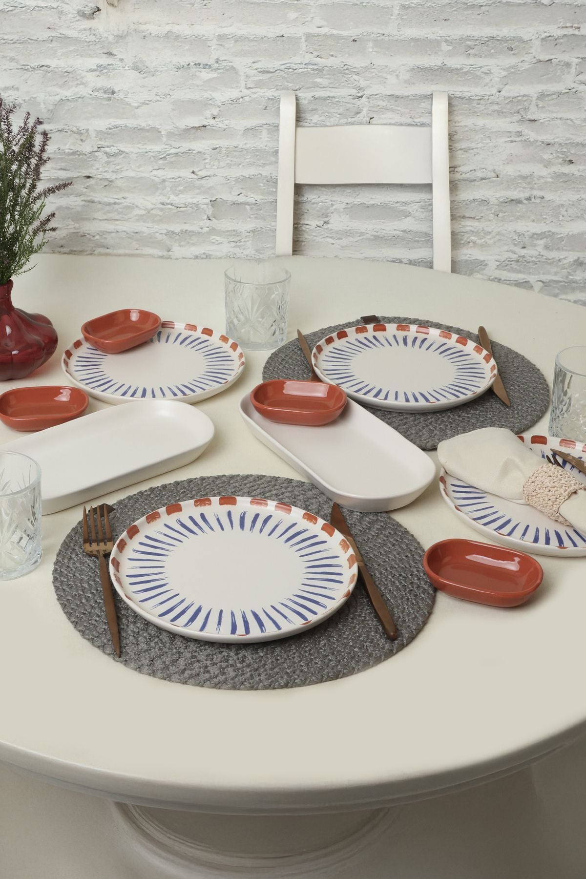 Red Line Breakfast Set, 10 Pieces, for 4 People