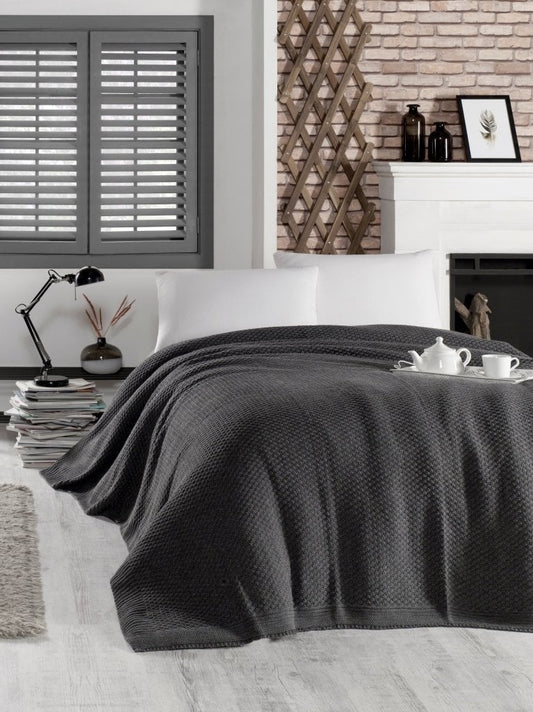 Knitted Blanket 220x240 cm - Premium Quality