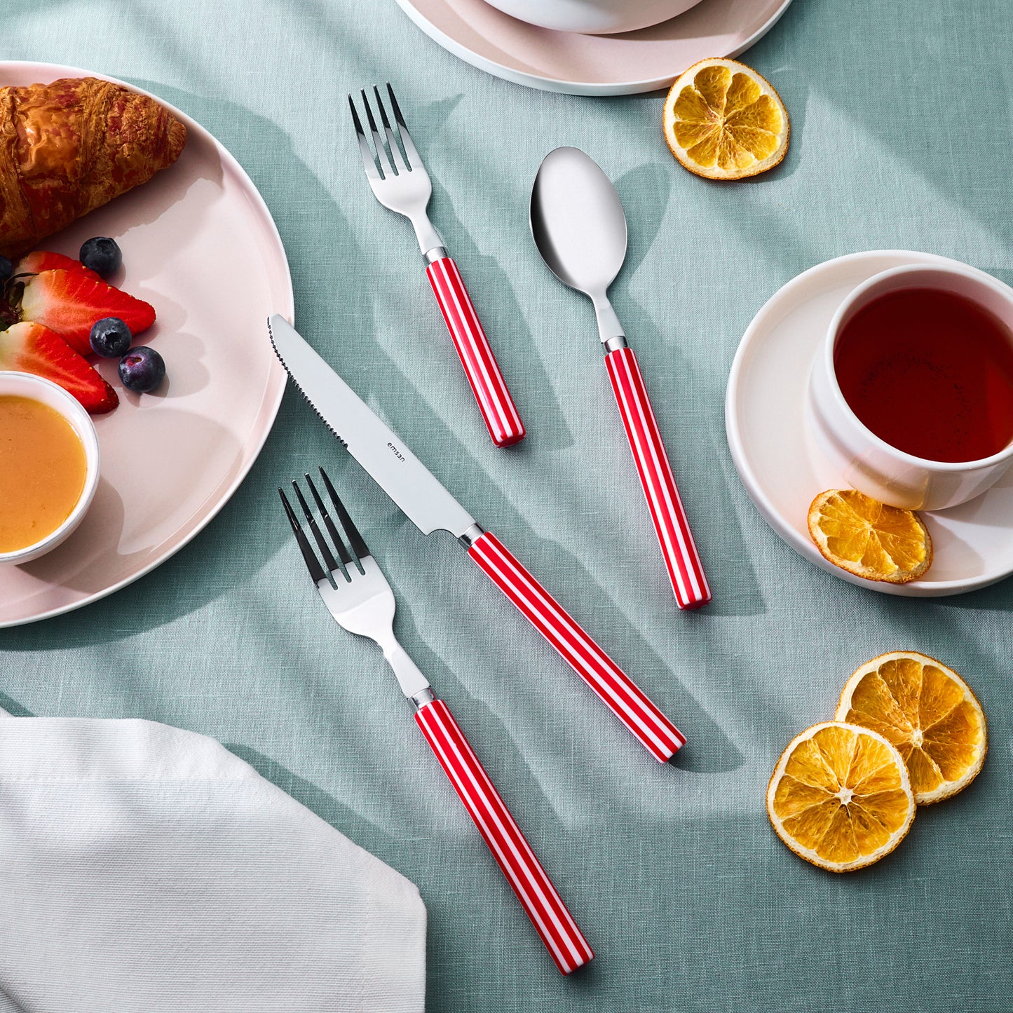 Emsan Akide 24-Piece 6-Person Cutlery Set - Red