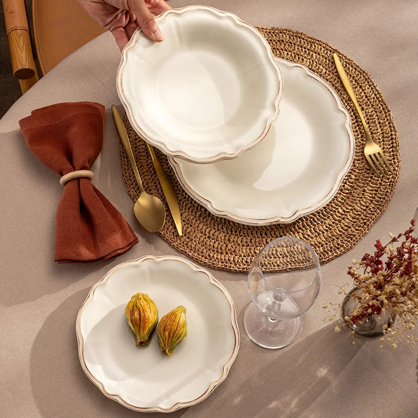 Emsan Antique 36 Piece Dinner Set for 8 People