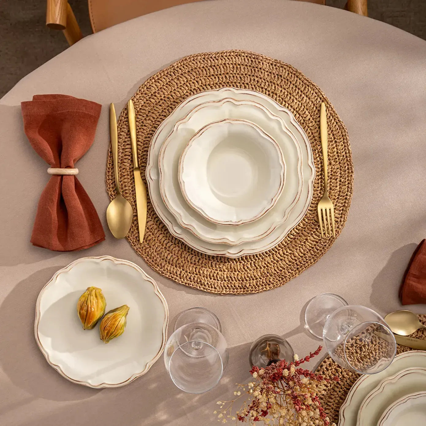 Emsan Antique 36 Piece Dinner Set for 8 People