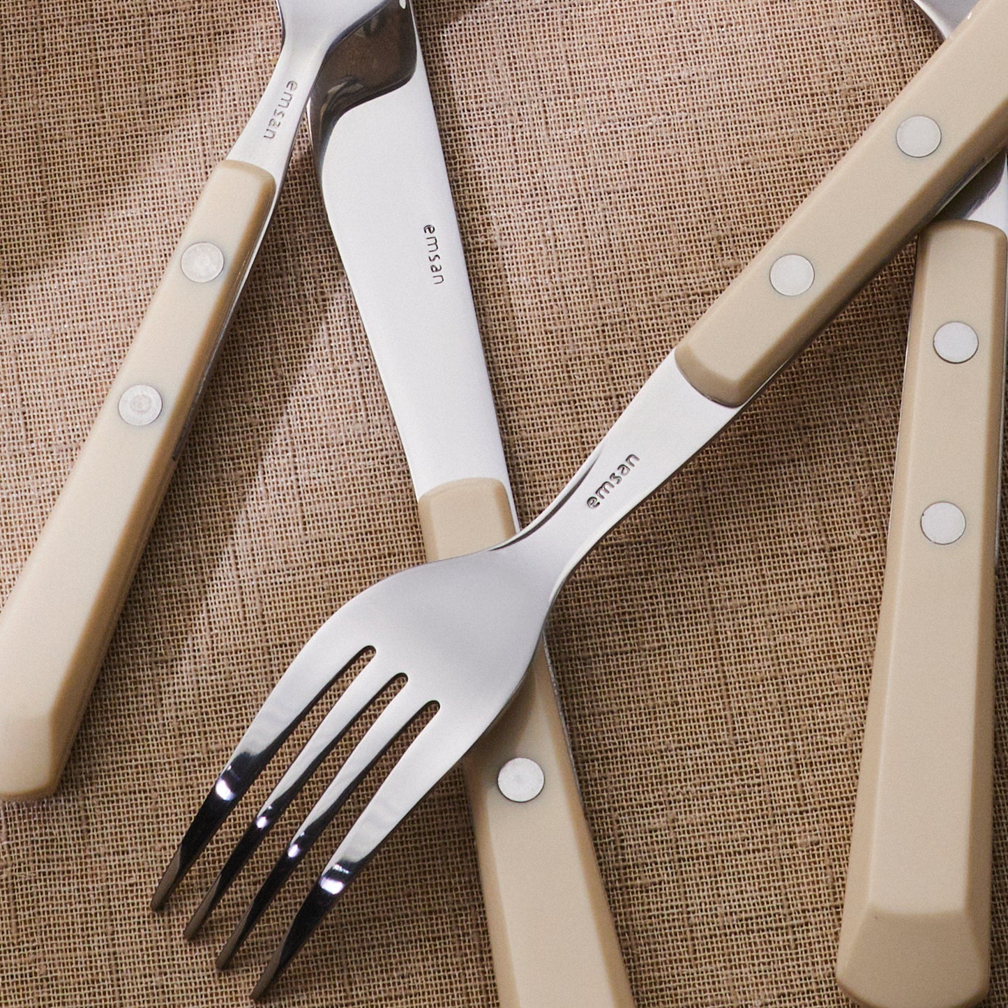 Emsan Rivet 24-Piece 6-Person Cutlery Set - Cream