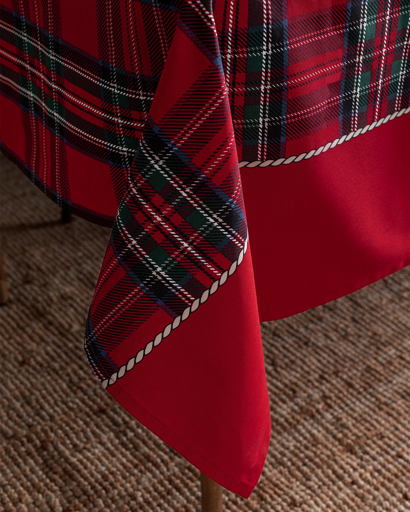 Abella Tablecloth - Red