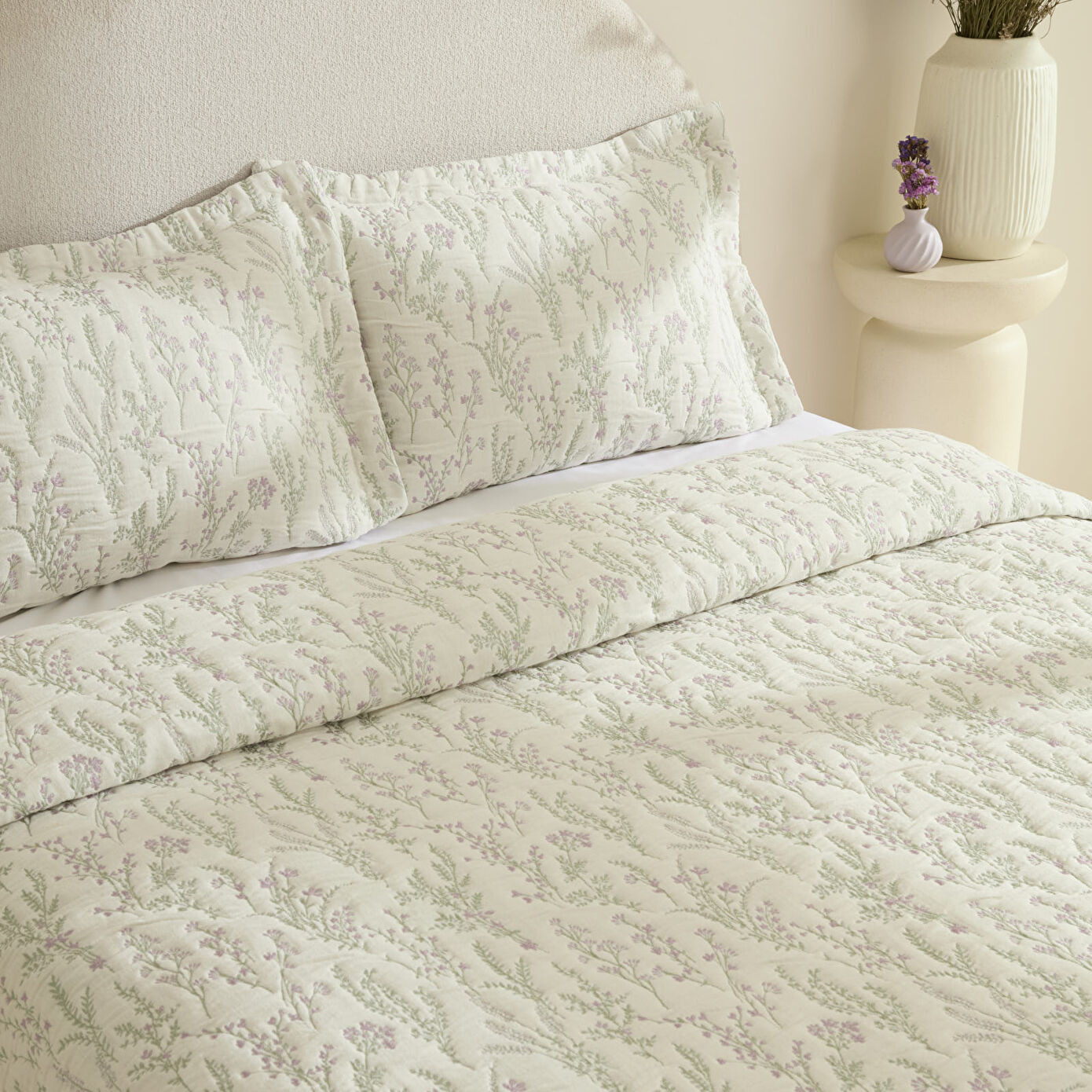 Klaris Bedspread Set