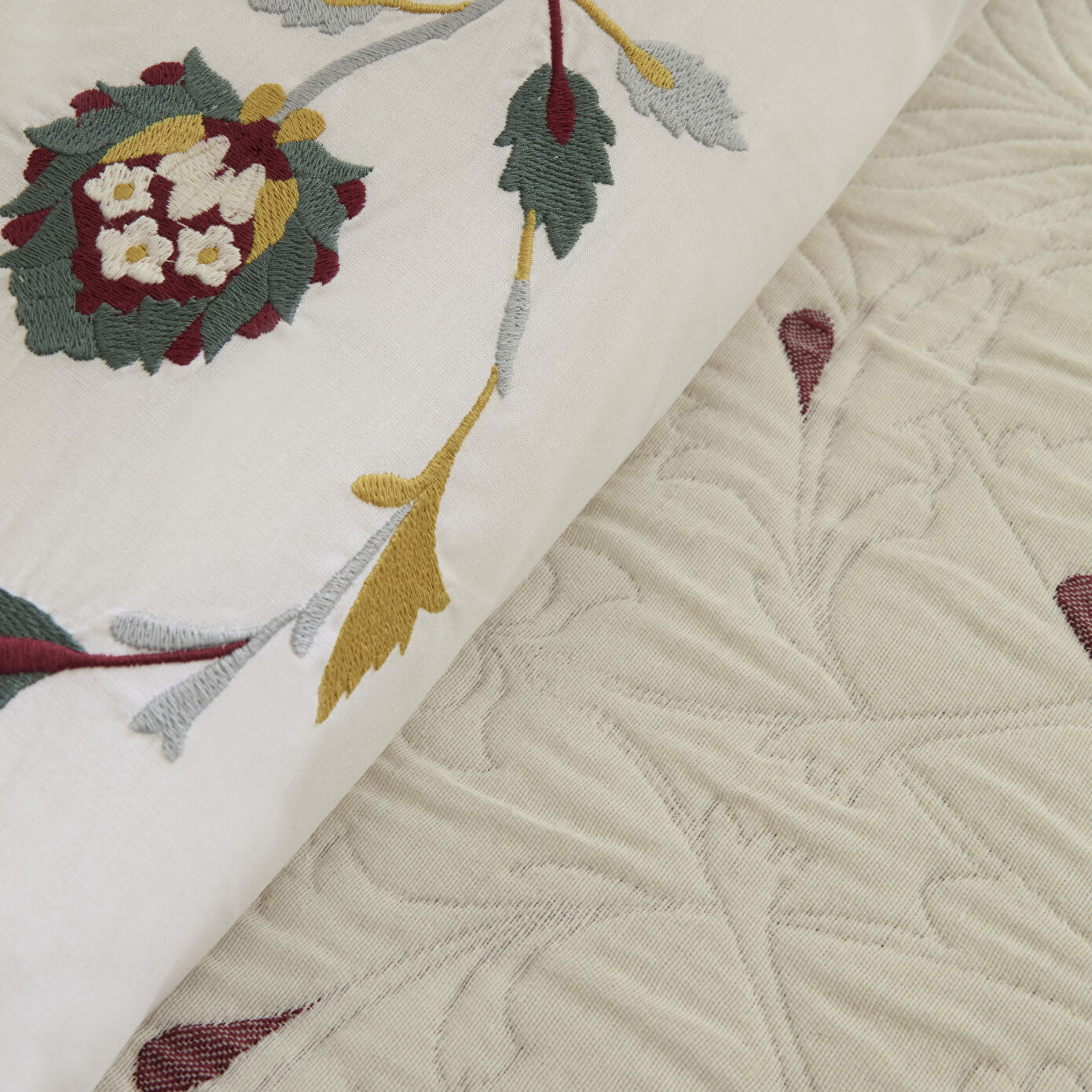 Oliveto Double Duvet and Bedspread 7 Piece Set