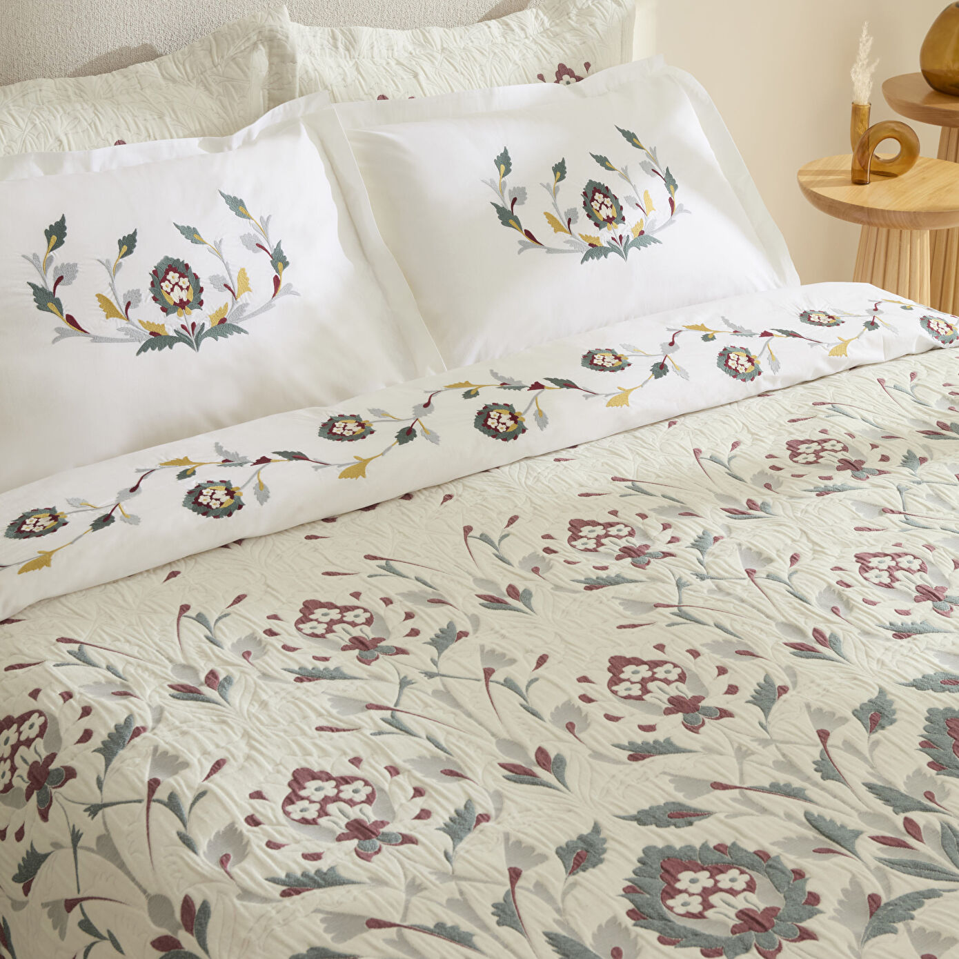 Oliveto Double Duvet and Bedspread 7 Piece Set