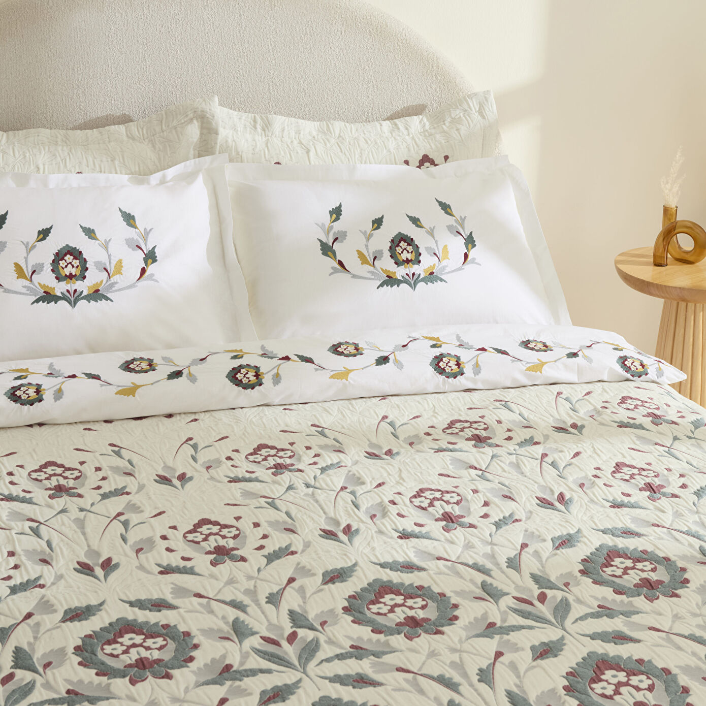 Oliveto Double Duvet and Bedspread 7 Piece Set