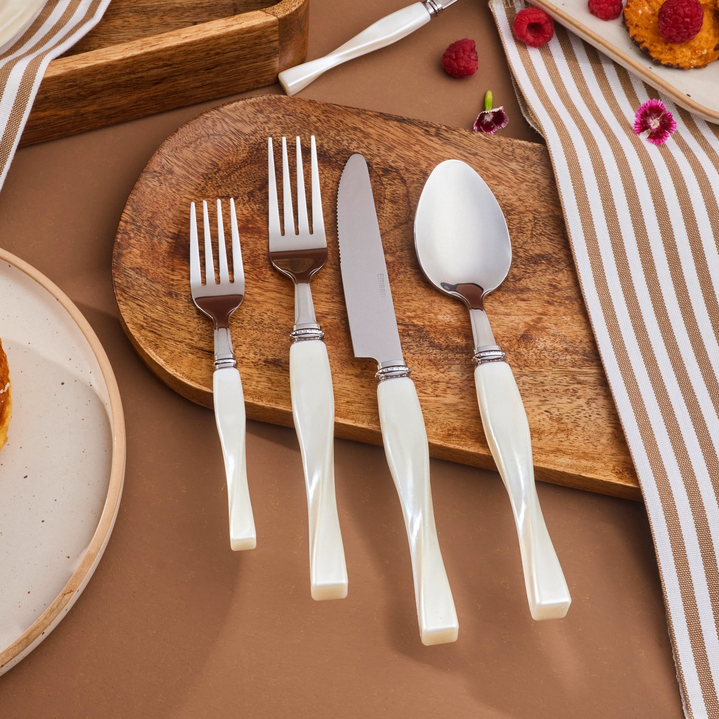 Emsan Velora 24-Piece 6-Person Cutlery Set - Cream