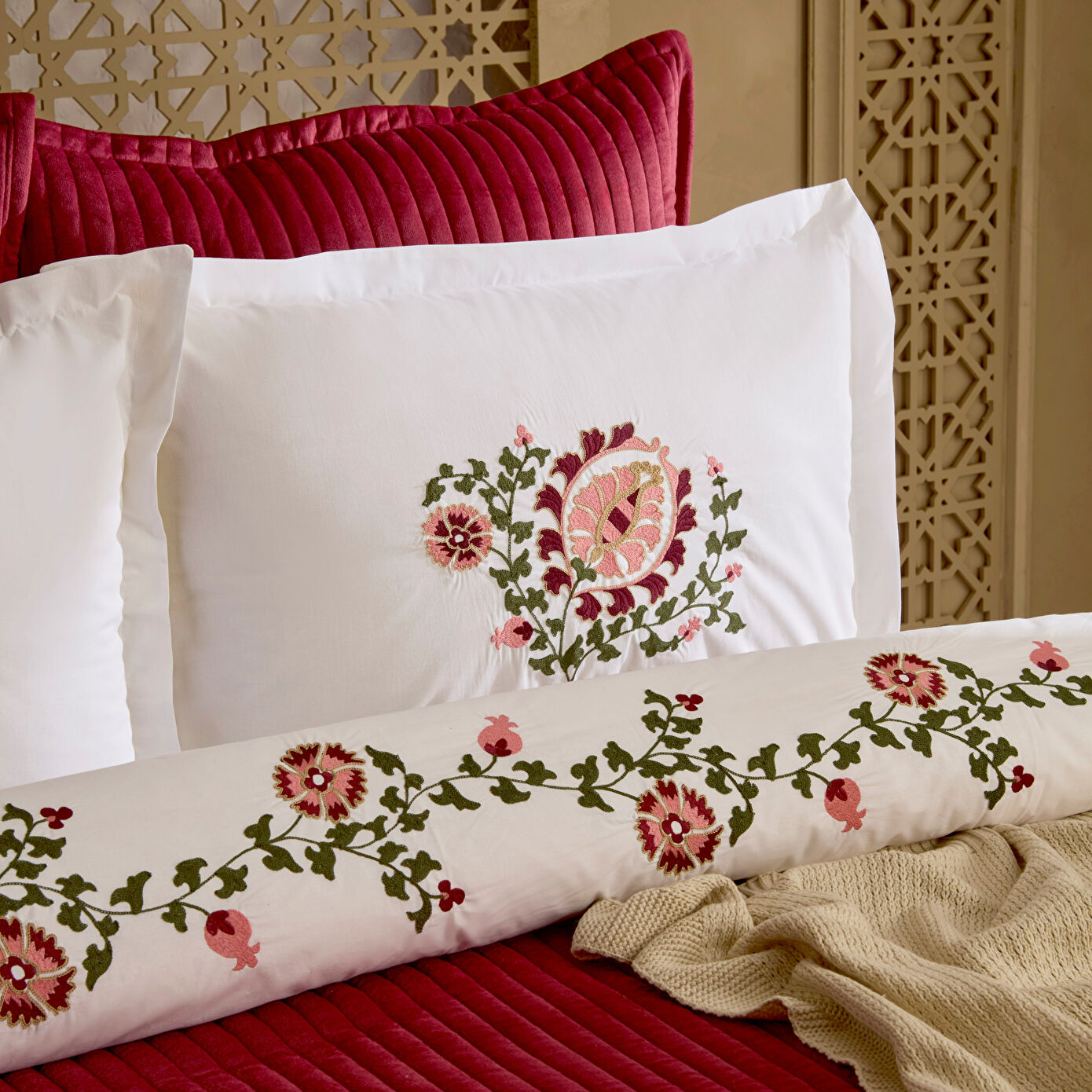 Lorea Double Embroidered Winter Set
