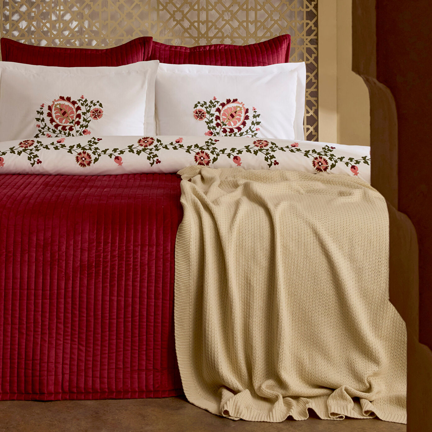 Lorea Double Embroidered Winter Set
