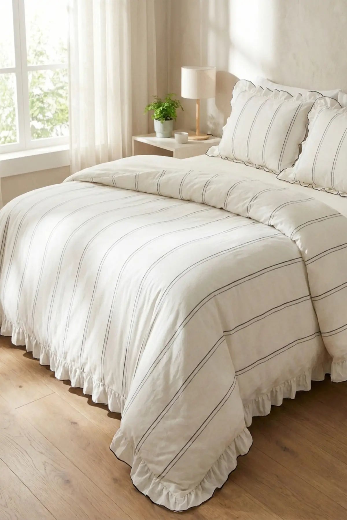 Elara Ruffle Duvet Cover Set – Ivory