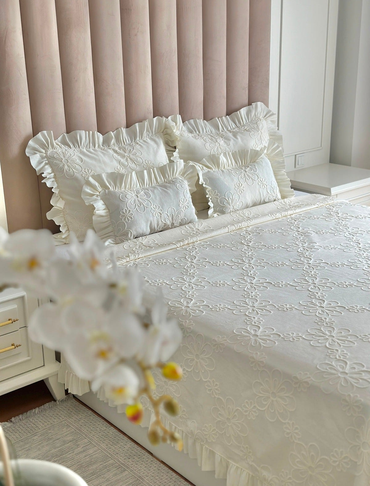 Garden of Love Chenille Bedspread – Off White