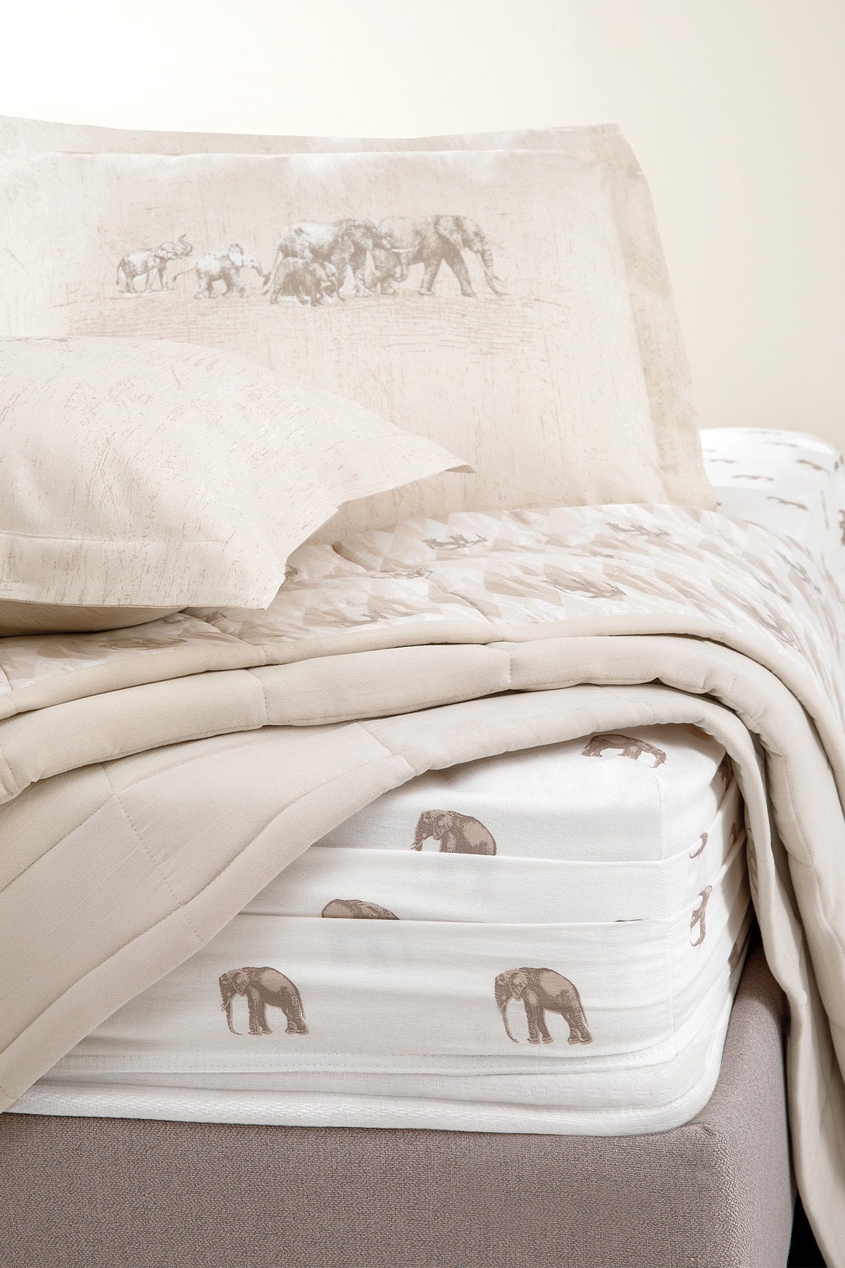 Barnet Cotton Touch Bedspread Set – Beige