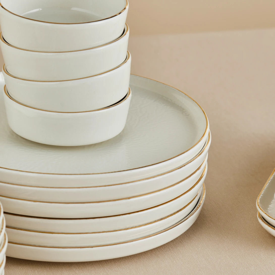 Komo 32 Piece 6 Person Breakfast Set Gold