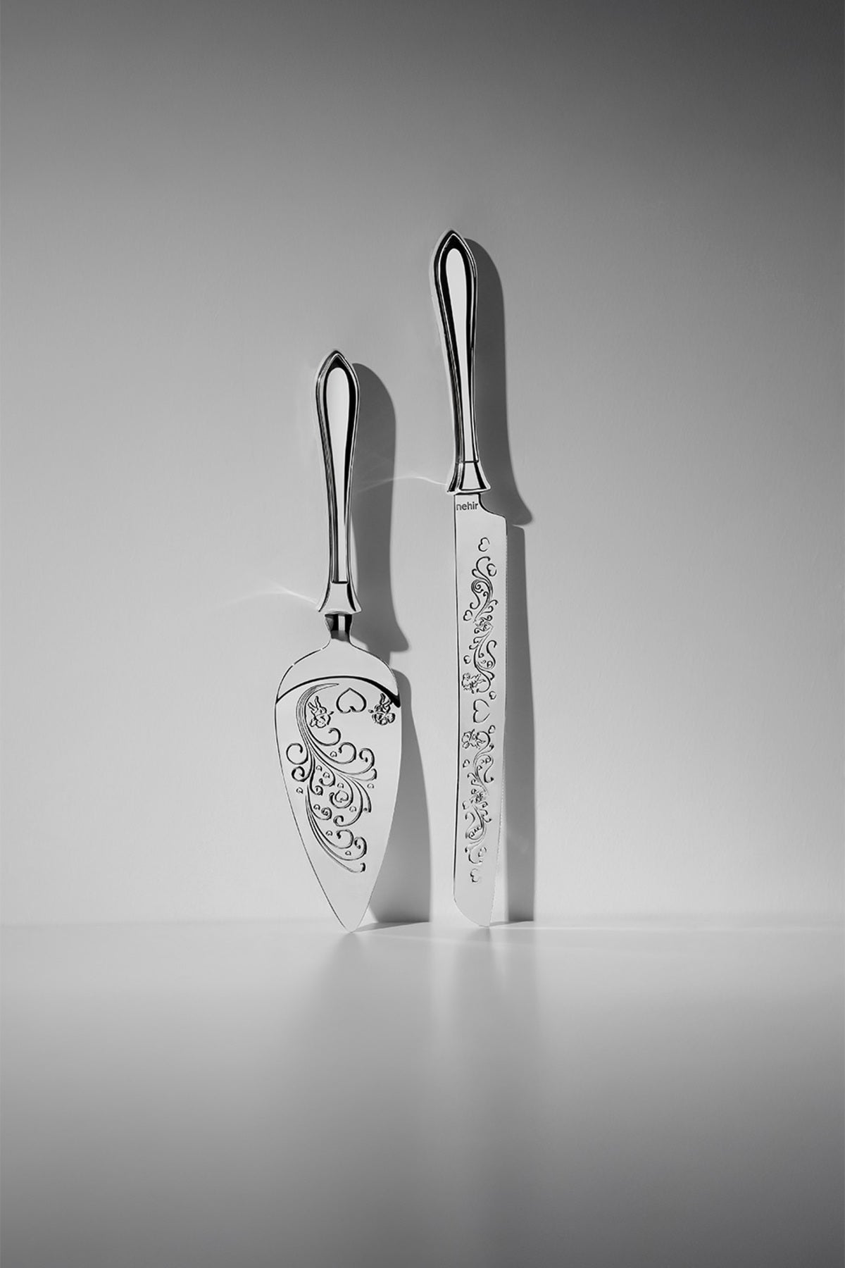 Defne 2-Piece Stainless Steel Cake Serving Set