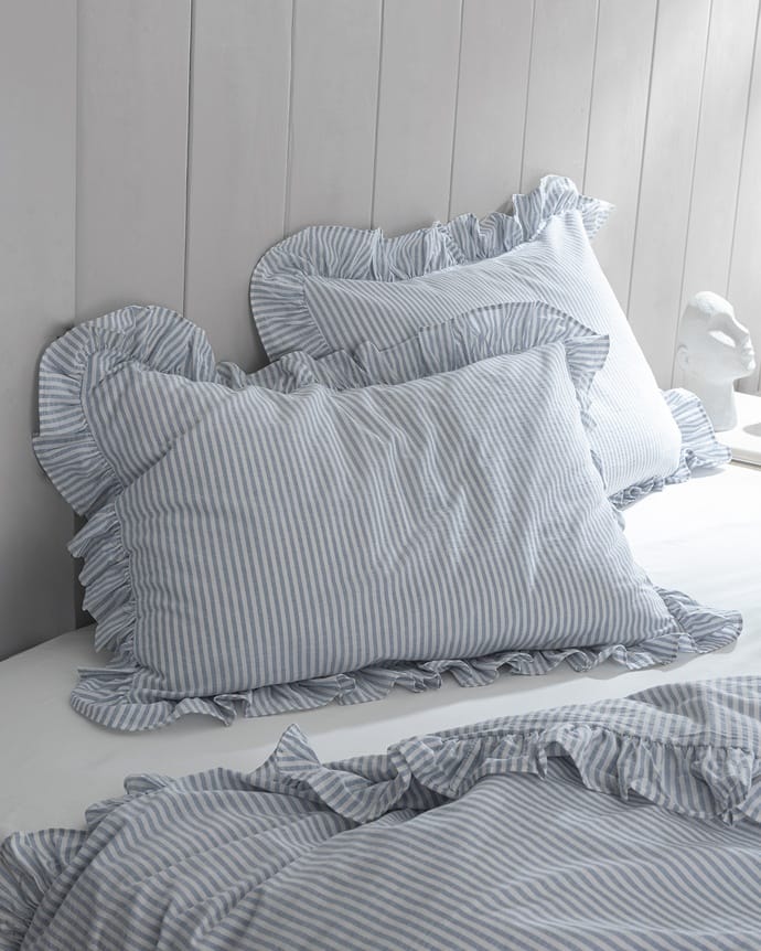 Verona King Size Ruffled Yarn-Dyed Sheet Duvet Cover Set - White/Blue