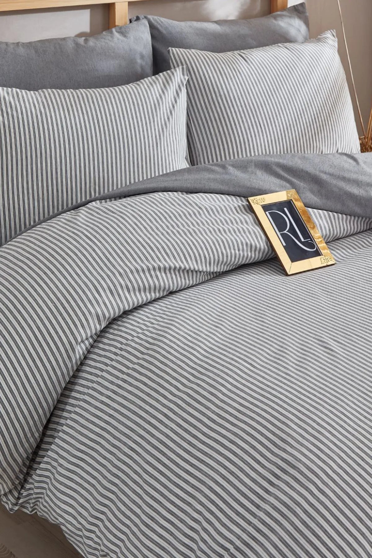Oslo Striped Duvet Cover Set – Grey