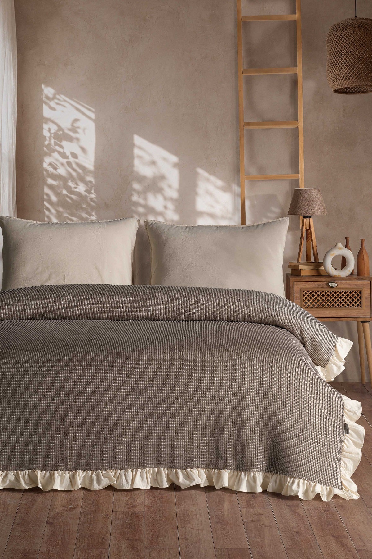 Vesta 100% Cotton Ruffled Bedspread/Quilt - Brown