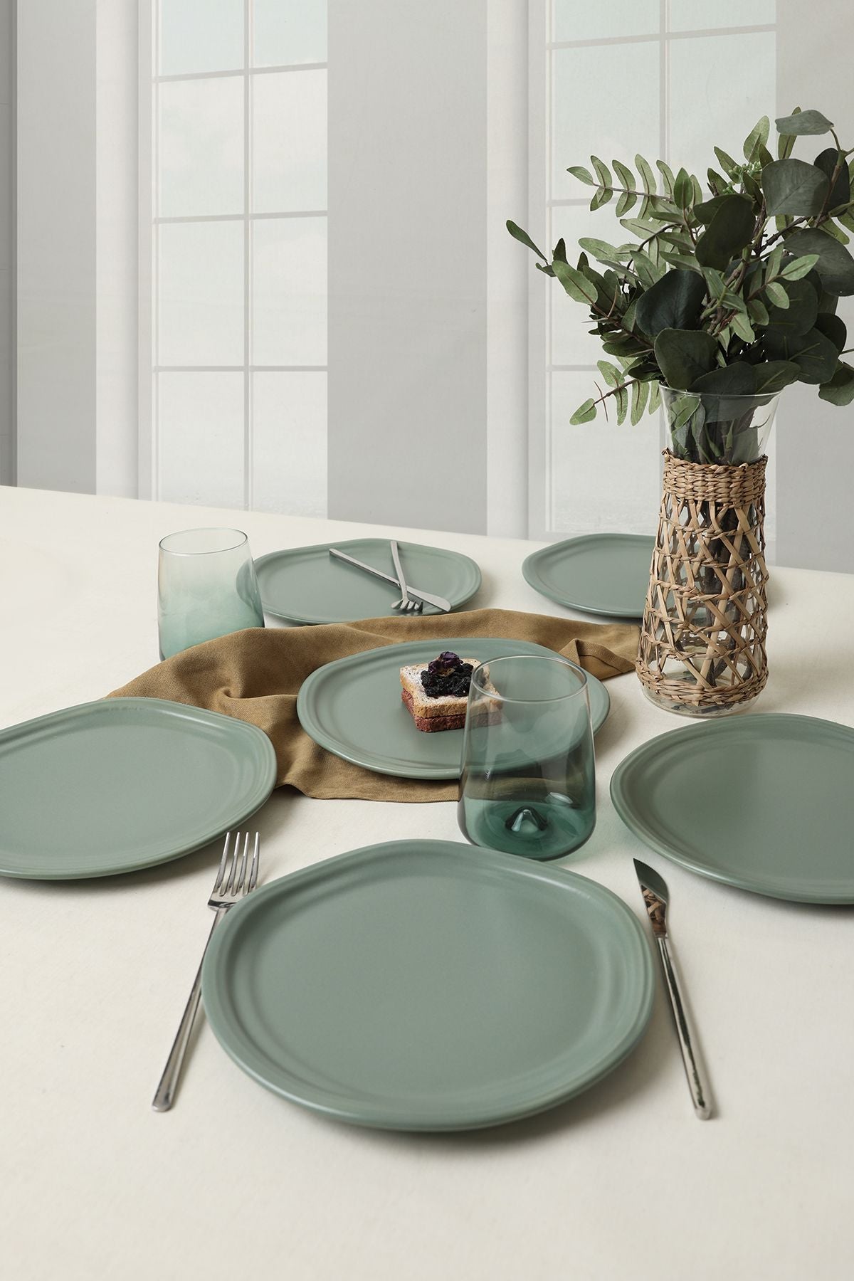 Matte Green Bloom Cake Plate 24 Cm 6 Pieces