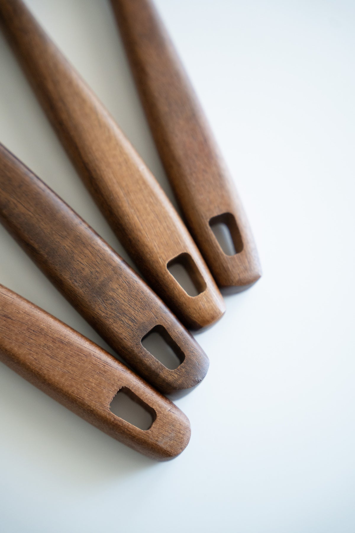 Arven Acacia Wood Kitchen Utensil Set with Stand – 5 Piece