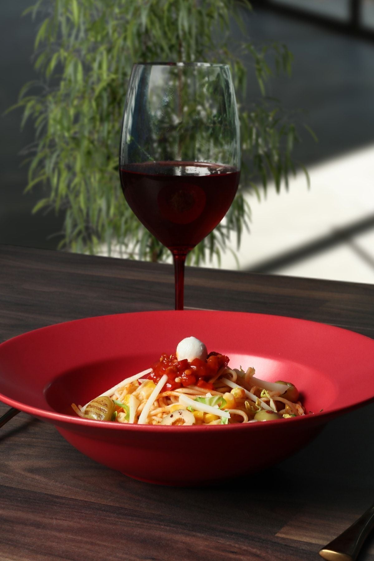 Matte Red Delta Pasta Plate 26 Cm