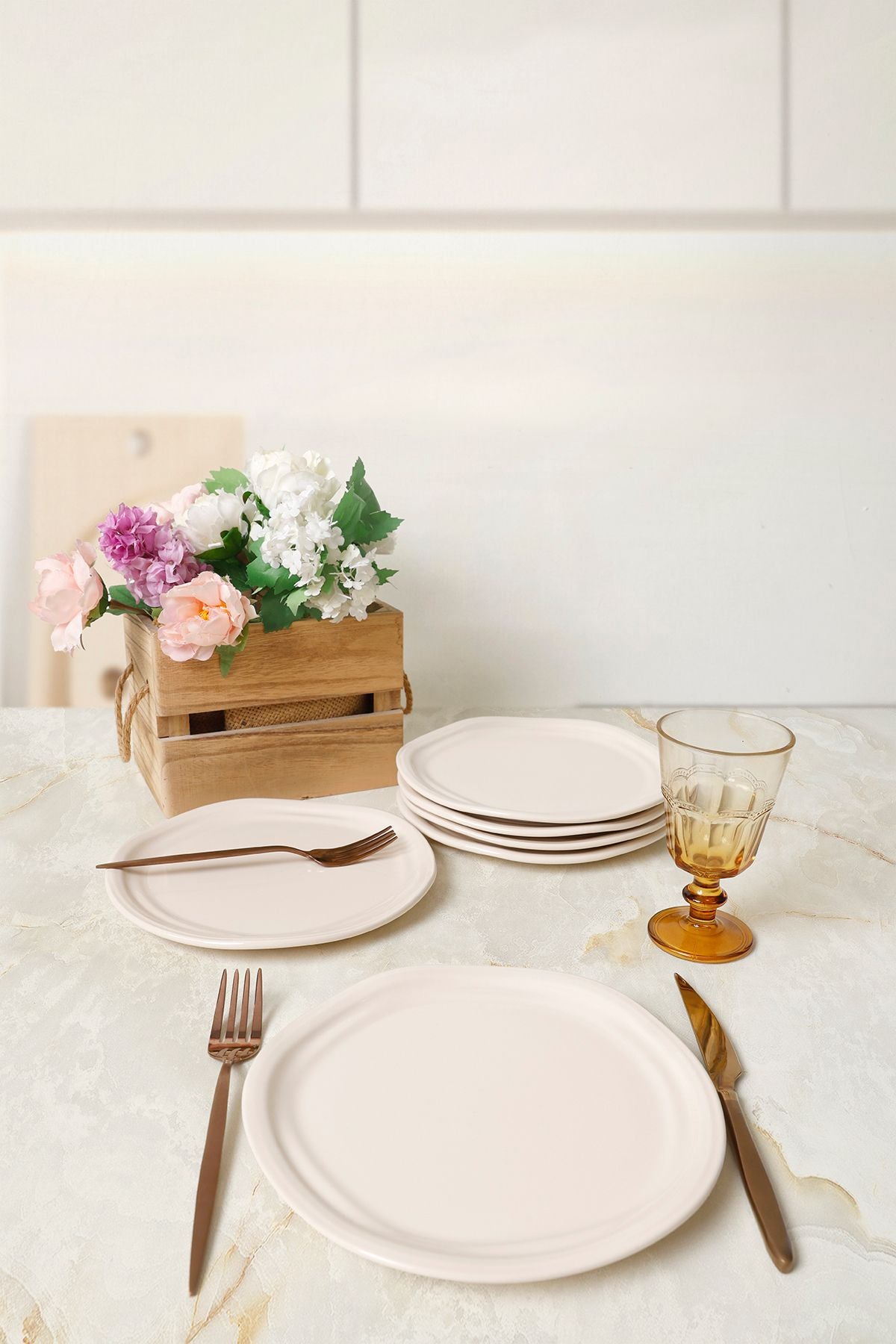 Cream Bloom Cake Plate 24 Cm 6 Pieces