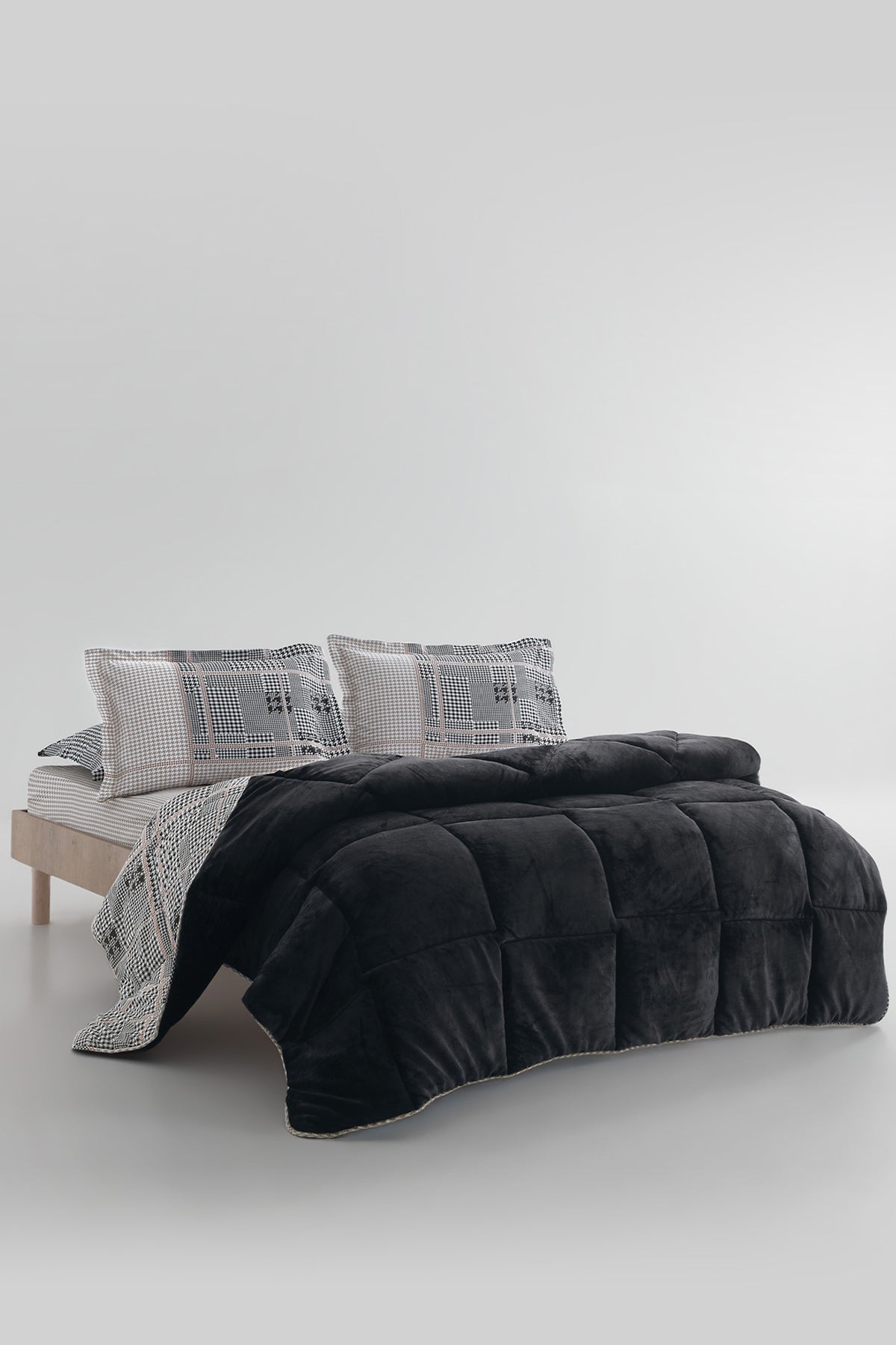York Triola Sleeping Set - Black
