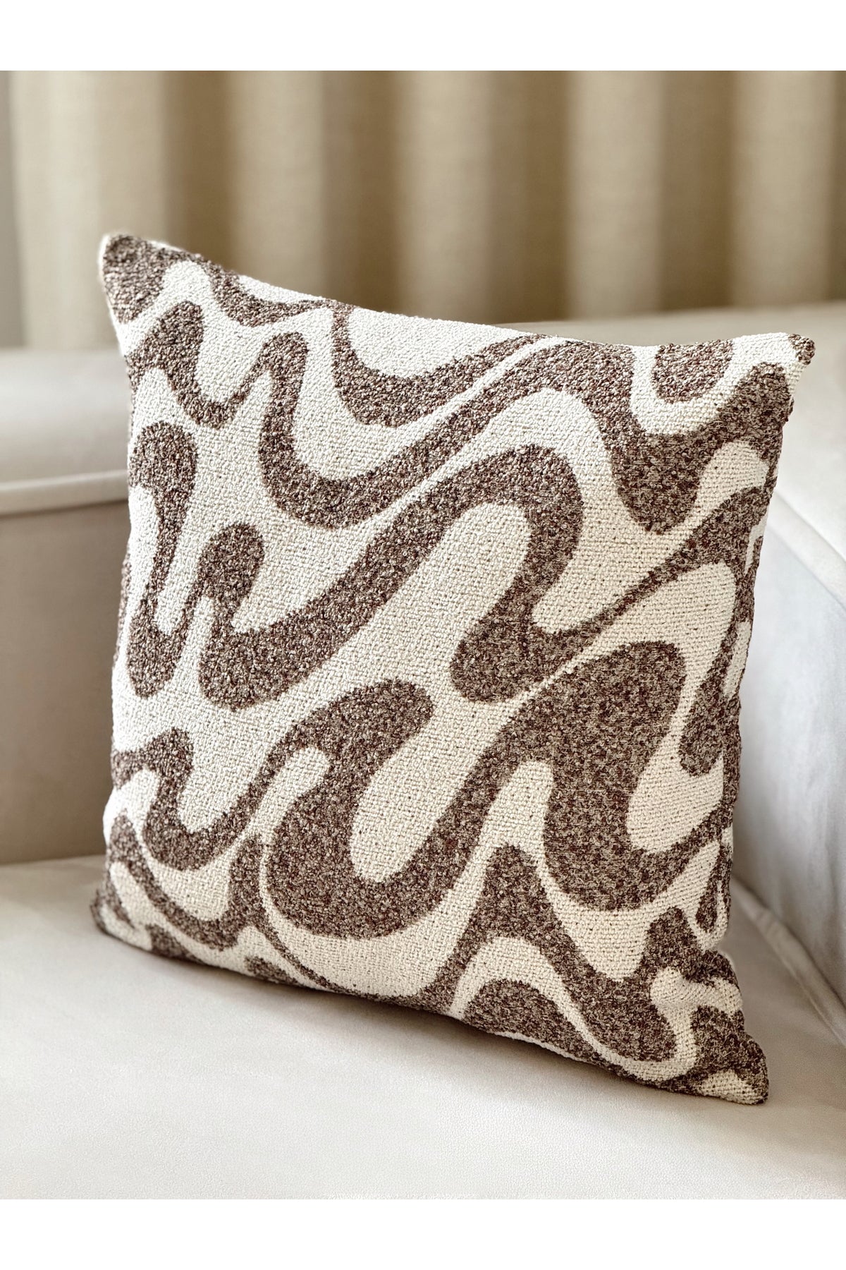 Flow Wave Decorative Pillow Cover – Brown