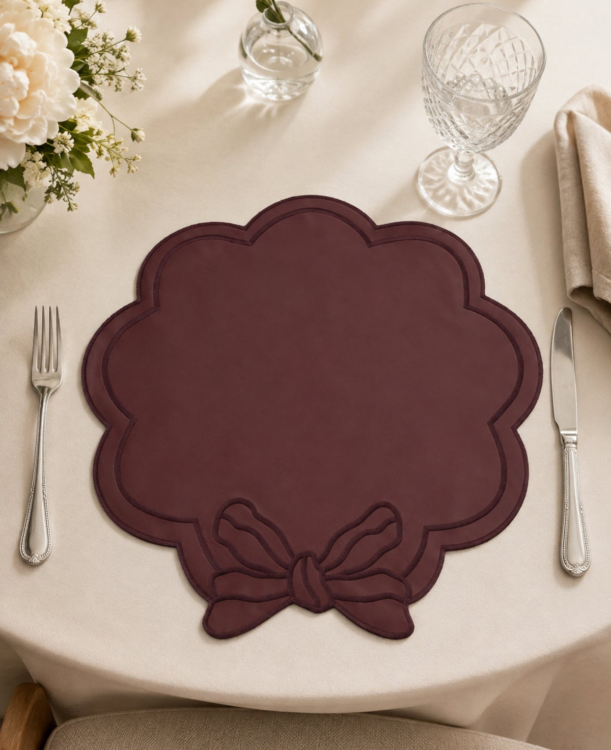 Bow Embroidered Faux Leather Placemat Set – 6 Pieces