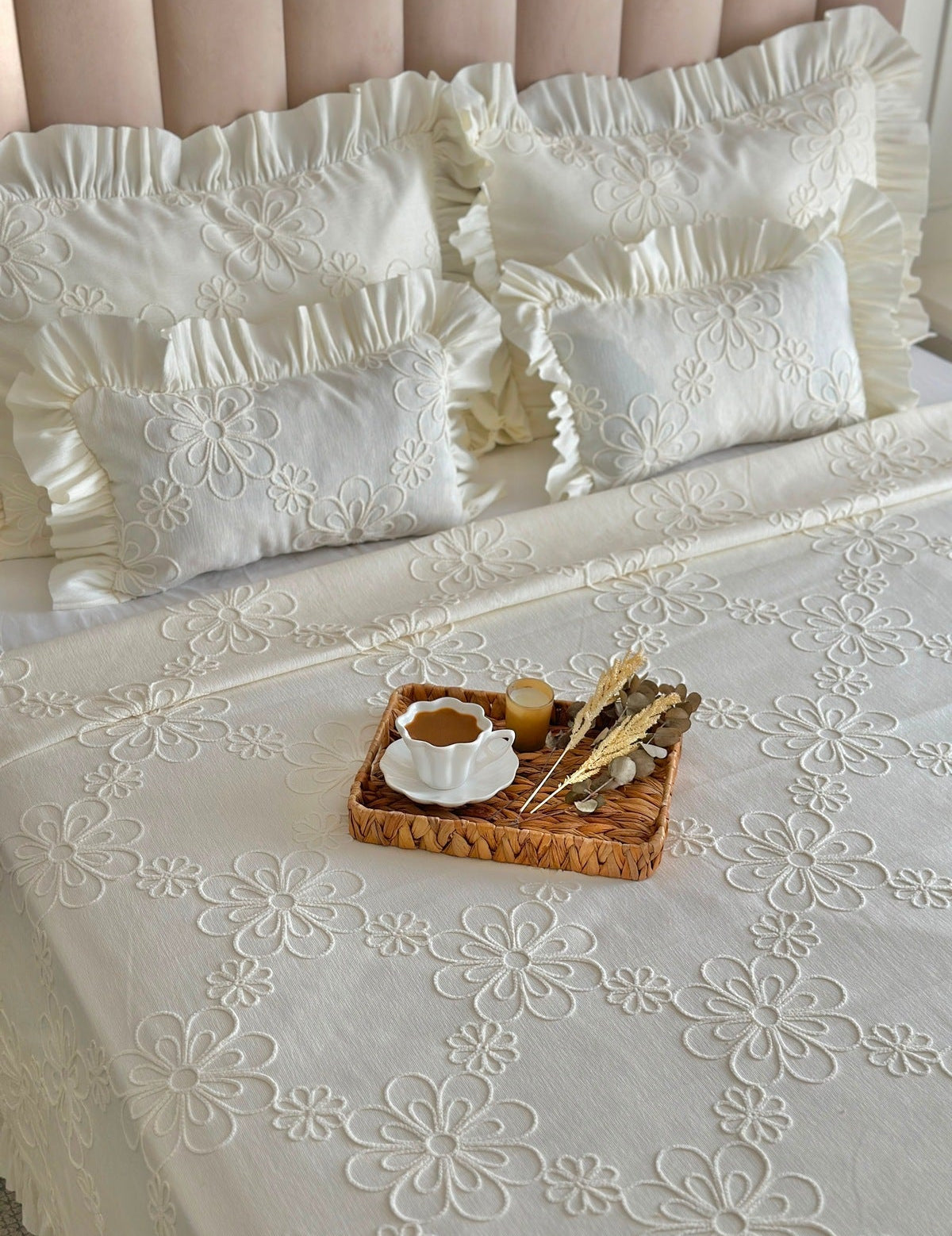 Garden of Love Chenille Bedspread – Off White
