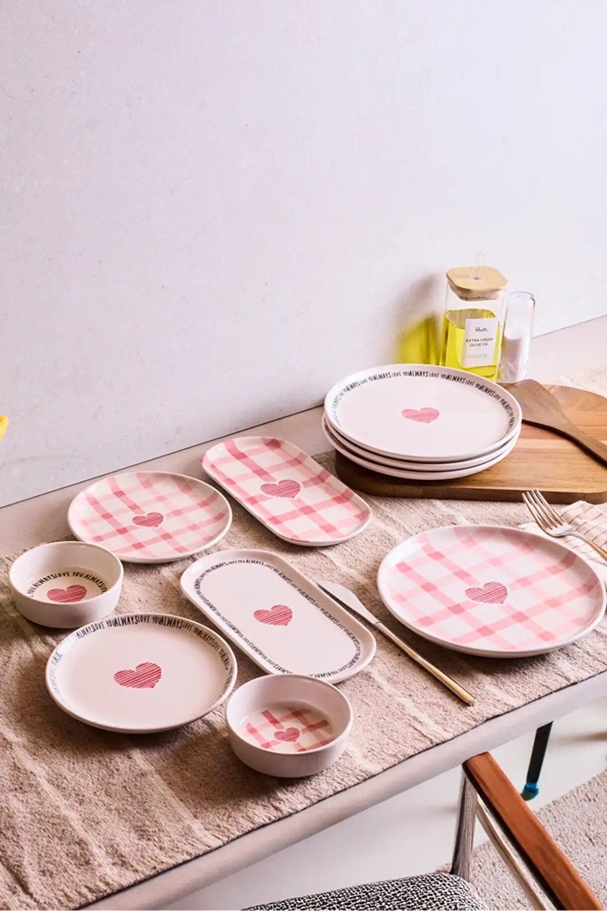 Hearts 10 Piece Breakfast Set for 4 People