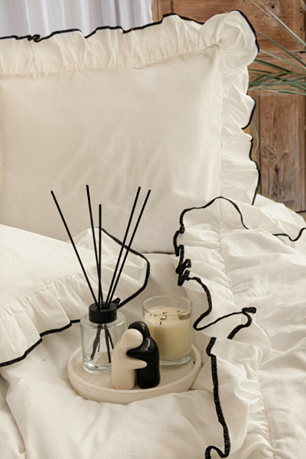 Noir Ruffle Overlock 100% Cotton Duvet Cover Set